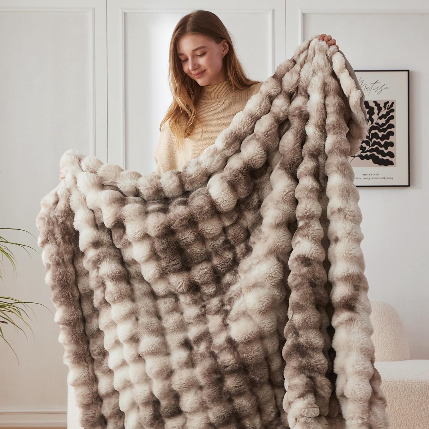 Faux Fur Throw Blanket for Couch, Cozy Soft and Fuzzy Plush Rabbit Fur Bubble Blanket for Sofa Bedroom Living Room, 50X60 Inches Tie Dye Brown